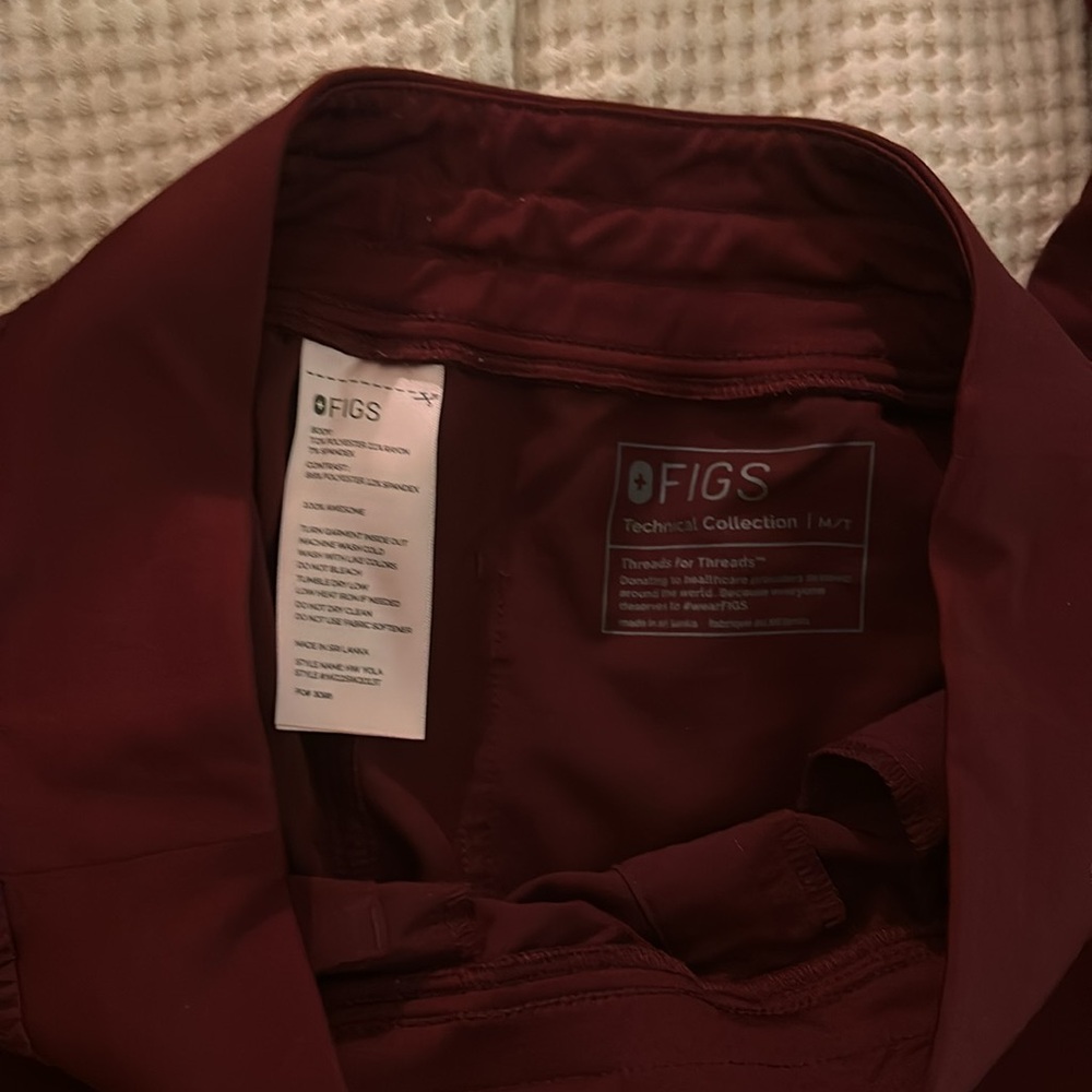 FIGS SCRUB SET - Picture 5 of 5